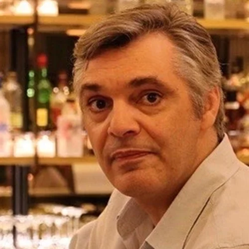 Αγνώριστος ο Άλκης Κούρκουλος σε πρόσφατη δημόσια εμφάνιση | Το νέο look του ηθοποιού