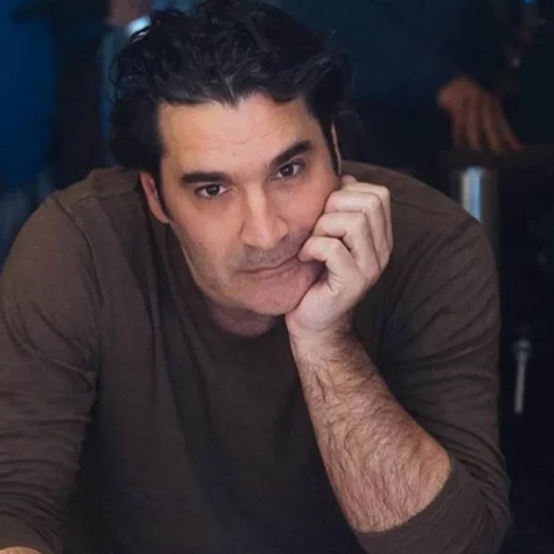 Χριστόφορος Παπακαλιάτης | Ο ηθοποιός και σκηνοθέτης του Maestro ανήρτησε νέες φωτογραφίες από τα γυρίσματα