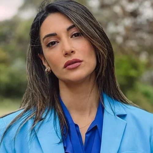 Ευγενία Σαμαρά | Ποζάρει με μπικίνι από την συλλογή της Χριστίνα Κοντοβά και "κόβει" την ανάσα