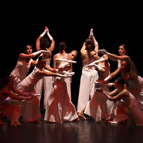 Ο πρωτοπόρος χορογράφος Γιαν Μάρτενς έρχεται στην Πειραιώς 260 με μία παράσταση για τη δύναμη τού να είσαι διαφορετικός