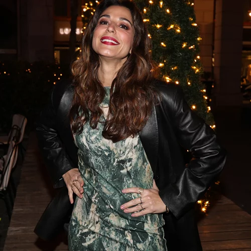 Το τζιν που χρειάζεται κάθε μαμά στην γκαρνταρόμπα της είναι αυτό της Κατερίνας Παπουτσάκη