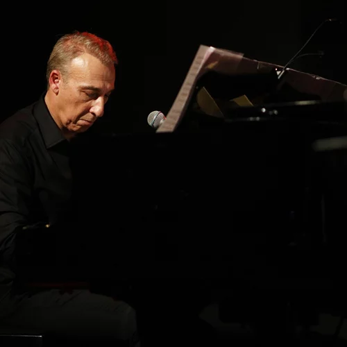 "Η μουσική αθέατη μέσα μας"