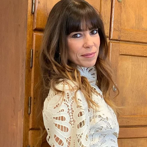 Η Μυρτώ Αλικάκη φοράει το μπικίνι της και ποζάρει πιο ήρεμη από ποτέ σε παραλία της Αττικής