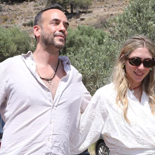 Πάνος Μουζουράκης - Μαριλού Κόζαρη | Η πρώτη εμφάνιση των νεόνυμφων μία μέρα μετά τον γάμο