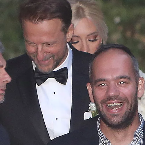 Παντρεύτηκε ο Κώστας Καραφώτης | Οι φωτογραφίες από τον γάμο με την Κάτια Μάνου