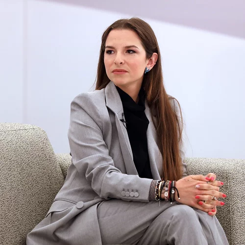 "Εύχομαι το αγοράκι σου που με τόσο κόπο απέκτησες, να μη σου πει μεθαύριο "μαμά μου αρέσουν τα αγόρια… "