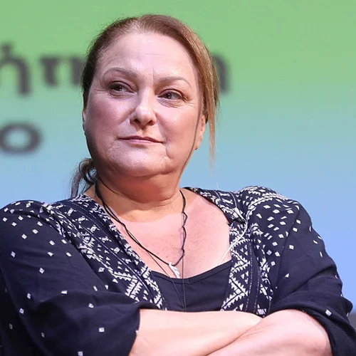 Ρένια Λουιζίδου | "Περιμένω τη στιγμή που θα ακουστεί η λέξη "εμμηνόπαυση" στην ελληνική τηλεόραση"