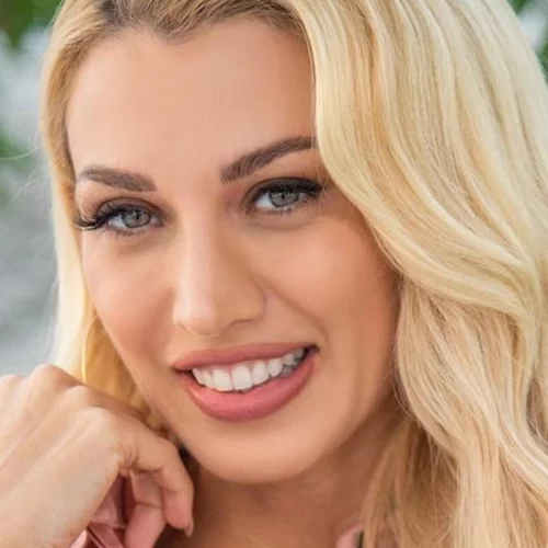 Η Κωνσταντίνα Σπυροπούλου πήγε στην εκκλησία με τον γιο της, Βλάσση, για την πρώτη του κοινωνία