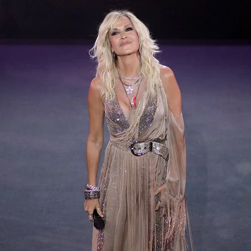 Άννα Βίσση | Η συγκινητική αφιέρωση επί σκηνής στη Μαίρη Χρονοπούλου