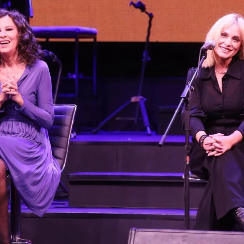 "ΜAZI και το καλοκαίρι" | Ελευθερία  Αρβανιτάκη και Ελεωνόρα Ζουγανέλη σε μια ακόμα συναυλία γιορτή