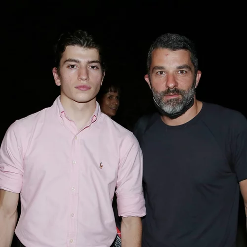 Δημήτρης Λαγούτης | Ο κούκλος γιος του Πέτρου Λαγούτη και της Μυρτώς Αλικάκη συμμετέχει στην πιο επιτυχημένη σειρά