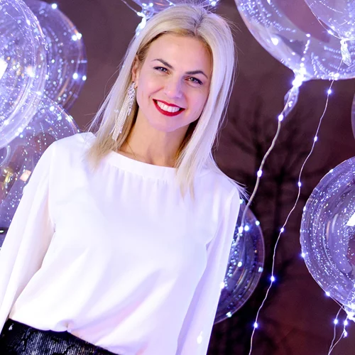 Η Χριστίνα Κοντοβά με τα μποτάκια που μπορείς να φοράς σε κάθε ηλικία