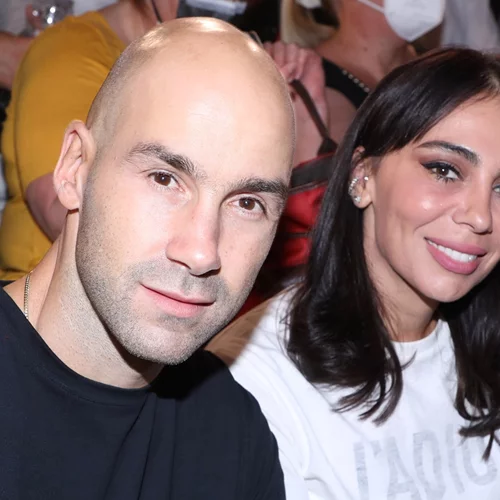 Ολυμπία Χοψονίδου - Βασίλης Σπανούλης | Ποζάρουν με τα 6 τους παιδιά σε μία υπέροχη, οικογενειακή φωτογραφία