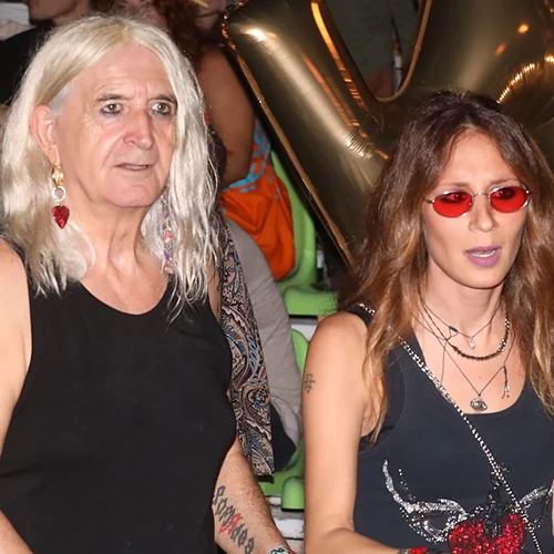 Νίκος Καρβέλας – Έλενα Φερεντίνου | Ο μονάκριβος γιος τους μόλις έκανε τα πρώτα του βήματα