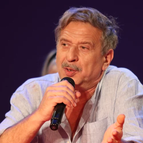 Κώστας Κόκλας | Η σπάνια δημόσια εμφάνιση με τον γιο του, Δημήτρη, και η απίστευτη ομοιότητα