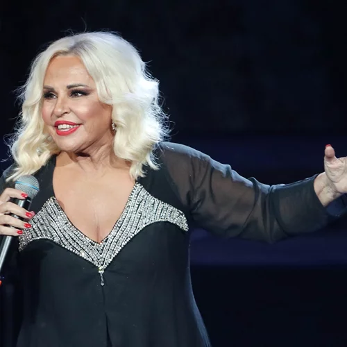 Άγγελος Νικόλιζας | Αυτός είναι ο μονάκριβος γιος της Μπέσσυς Αργυράκη με την καλλιτεχνική φλέβα