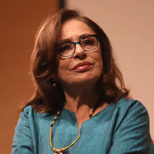 Η Χάρις Αλεξίου μιλά για την υιοθεσία του γιου της | "Του είπαμε ότι είναι υιοθετημένος απ' όταν είπε τις πρώτες του λέξεις"