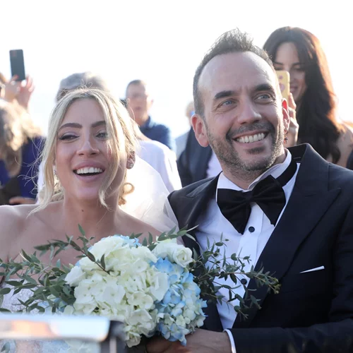 Ο Πάνος Μουζουράκης κα η Μαριλού Κόζαρη μόλις έγιναν γονείς