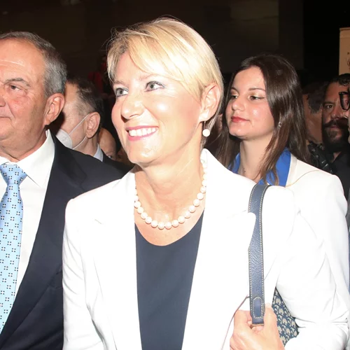 Η Νατάσα Παζαΐτη σε θεατρική παράσταση| Η μεγάλη αλλαγή στην εμφάνισή της