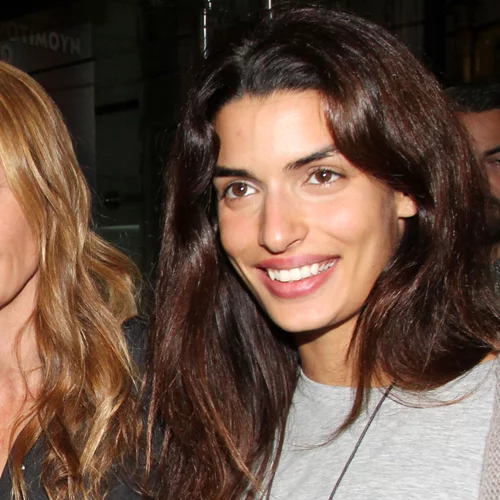 Ρούλα Ρέβη για Τόνια Σωτηροπούλου | "Το κορίτσι που μπορεί να κάνει μήνυση σε όλη τη γη ενώ ταυτόχρονα χαμογελάει και μιλάει χαμηλόφωνα"