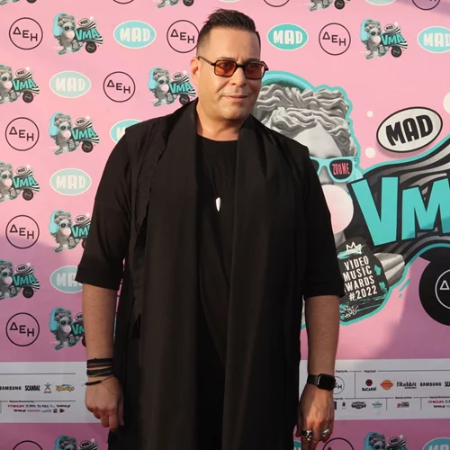 MAD VMA 2022 | Ο Dj Valentino απάντησε για την κίνηση του να παίζει μουσική χωρίς κονσόλα: "Το λάθος δεν ήταν δικό μου"