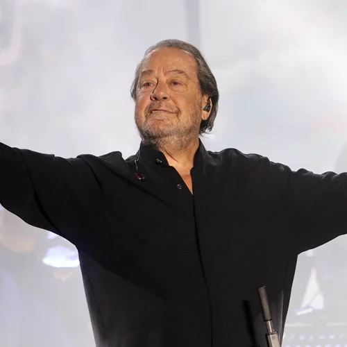 Γιάννης Πάριος | Ποζάρει με τους τέσσερις γιους του σε μία σπάνια φωτογραφία από το 2007