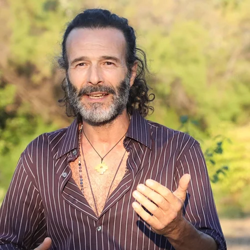 Θανάσης Ευθυμιάδης για "Ντόλτσε Βίτα" | "Zούσα μία από τις πιο δύσκολες περιόδους της ζωής μου, στα όρια της κατάθλιψης, σκούπιζα τα δάκρυά μου πριν από αρκετές σκηνές"