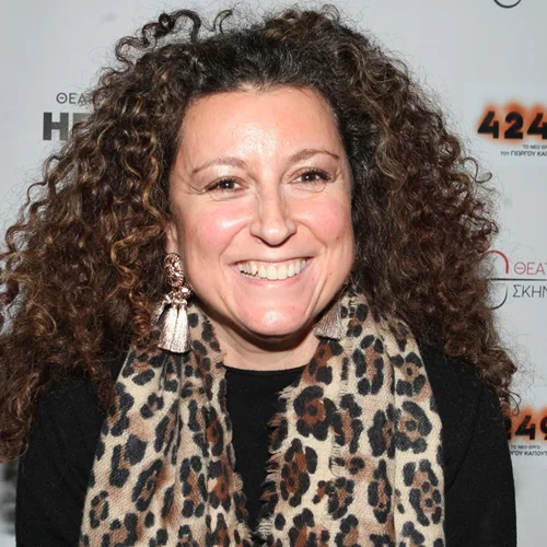 Η Κατερίνα Βρανά με νέο χρώμα μαλλιών | Η εντυπωσιακή αλλαγή που "φώτισε" το πρόσωπό της