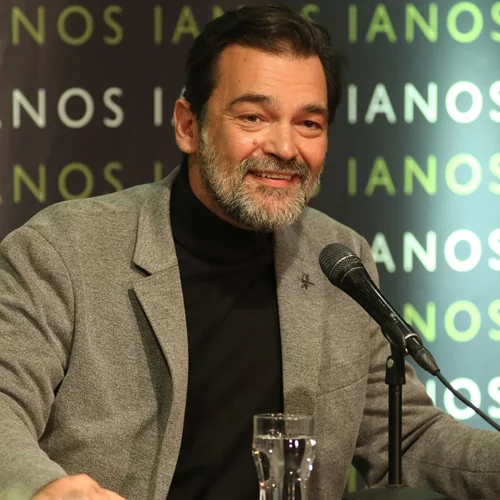 Τζένη και Ιάσονας Καζάκος | Η σπάνια φωτογραφία που δημοσίευσε ο Κωνσταντίνος Καζάκος με τα πανέμορφα παιδιά του