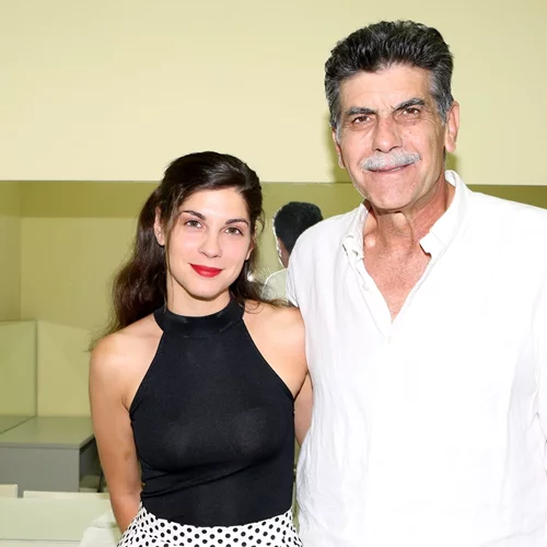 Γιάννης Μπέζος | "Μου πήρε χρόνο να ακούσω την κόρη μου, την άκουσα όταν πια είχε φύγει από το σπίτι"