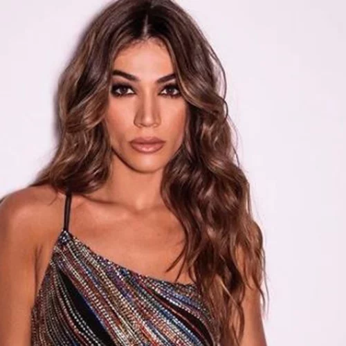 Ήβη Αδάμου | Τα "έξυπνα" χτενίσματα με τα οποία κρύβει τις bad hair days της