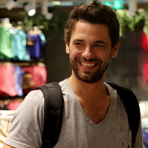 Αποστόλης Τότσικας | Η απίστευτη αλλαγή του ηθοποιού - Κυριολεκτικά αγνώριστος