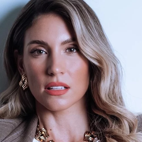 Αθηνά Οικονομάκου | "Το δεύτερο παιδί δεν έχω καταλάβει πώς μεγάλωσε"