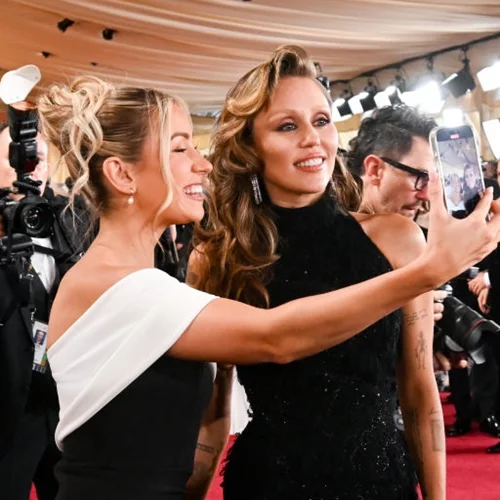 Oscars 2025 | Αυτή ήταν η πιο αμφιλεγόμενη εμφάνιση στο κόκκινο χαλί