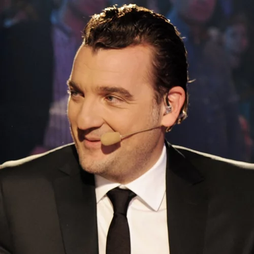 Ο Γιώργος Λεβέντης σε μία σπάνια δημόσια εμφάνιση με τον γοητευτικό γιο του