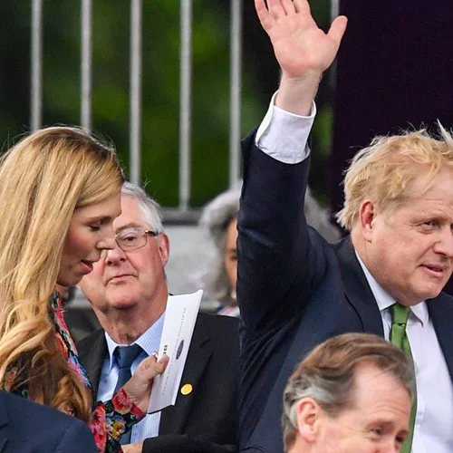 Carrie Johnson | Στο πλευρό του συζύγου της, Boris Johnson, μαζί με την 7 μηνών κόρη τους τη στιγμή της παραίτησής του