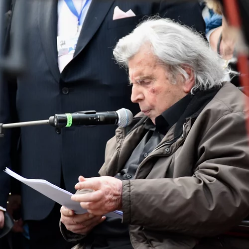 Πέθανε ο Μίκης Θεοδωράκης | Στην γειτονιά των αγγέλων ο μεγάλος μουσικοσυνθέτης σε ηλικία 96 ετών