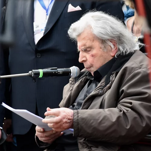 Αγαπημένοι μέχρι το τέλος | Η τελευταία φωτογραφία του Μίκη Θεοδωράκη με τη σύζυγό του, Μυρτώ