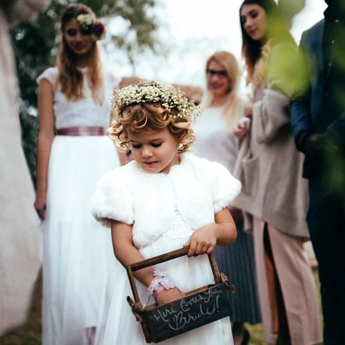 Νύφη απαγόρευσε τα παιδιά στον γάμο της και έγινε viral: "Είναι δική μας ξεχωριστή μέρα"