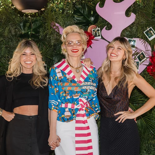 Η Κλέλια Ανδριολάτου υποδέχτηκε τις πιο κομψές Ελληνίδες celebrities στην παρουσίαση της συλλογής μαγιό της Sugarfree με τίτλο Sun Spell