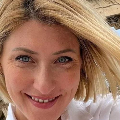 Σία Κοσιώνη | Αυτό είναι το υπερπολυτελές άρωμα που "φοράει" κάθε μέρα