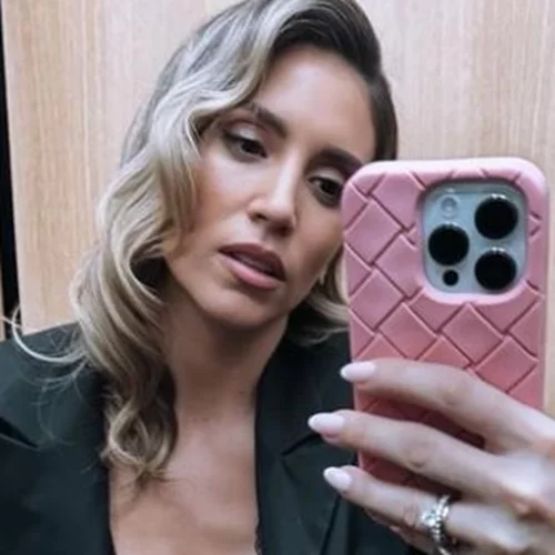 Η Αθηνά Οικονομάκου υιοθέτησε το πιο sexy πεντικιούρ