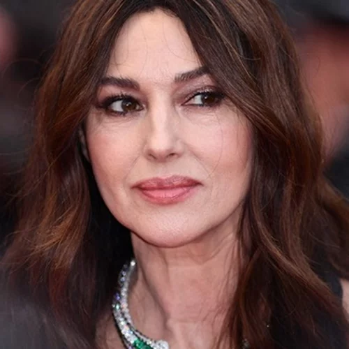 Η Monica Bellucci "ταξιδεύει" την Ελλάδα στη Νέα Υόρκη
