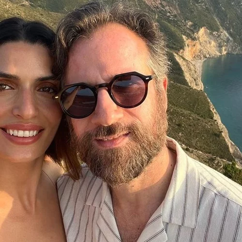 Κωστής Μαραβέγιας | "Δεν έχει αλλάξει τίποτα μετά τον γάμο με την Τόνια, η συντροφικότητα είναι ίδια"