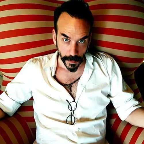 Ο Πάνος Μουζουράκης μιλά για τον πατέρα Αντώνιο | "Όταν άρχισαν να ακούγονται όλα αυτά, ήταν σαν να μου προσβάλλεις το σπίτι, την οικογένειά μου..."