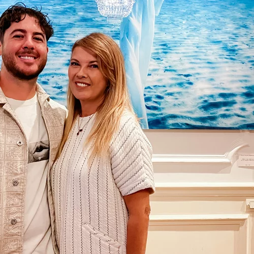 Σοφία Αλιμπέρτη | Ο χορός με τον γιο της, Μιχαήλ σε νυχτερινό κέντρο