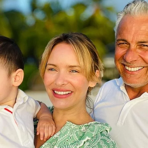 Anita Brand | "Η εικόνα μου, σε σχέση με τα κιλά που έχω πάρει, δε με νοιάζει. Αυτό που με νοιάζει είναι ότι δεν μου κάνουν τα ρούχα μου..."