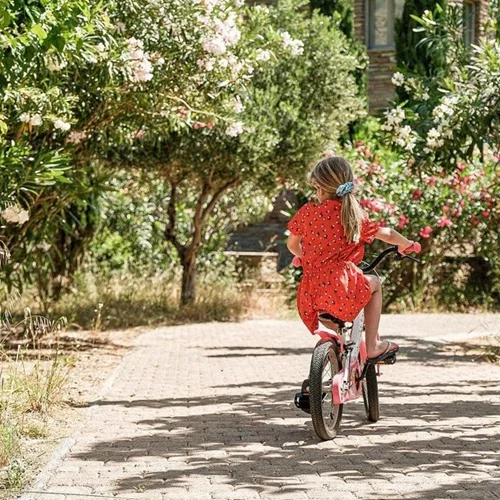 H Μαρίνα Παντζοπούλου έχει σήμερα τη γιορτή της | Οι φωτογραφίες με την Ελένη Μενεγάκη και τον Μάκη Παντζόπουλο