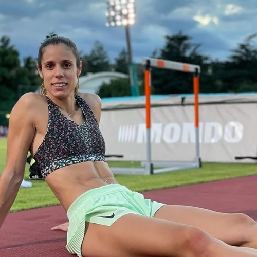 Κατερίνα Στεφανίδη | "Μεγαλώνω έναν εξωγήινο μέσα στο πόδι μου"