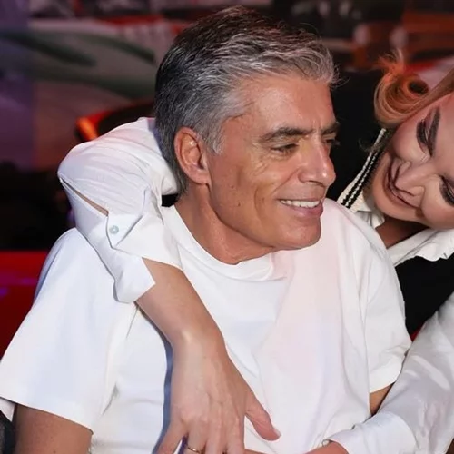 Τατιάνα Στεφανίδου | Οι ευχές στον Νίκο Ευαγγελάτο για τα γενέθλιά του και η ιδιαίτερη τούρτα